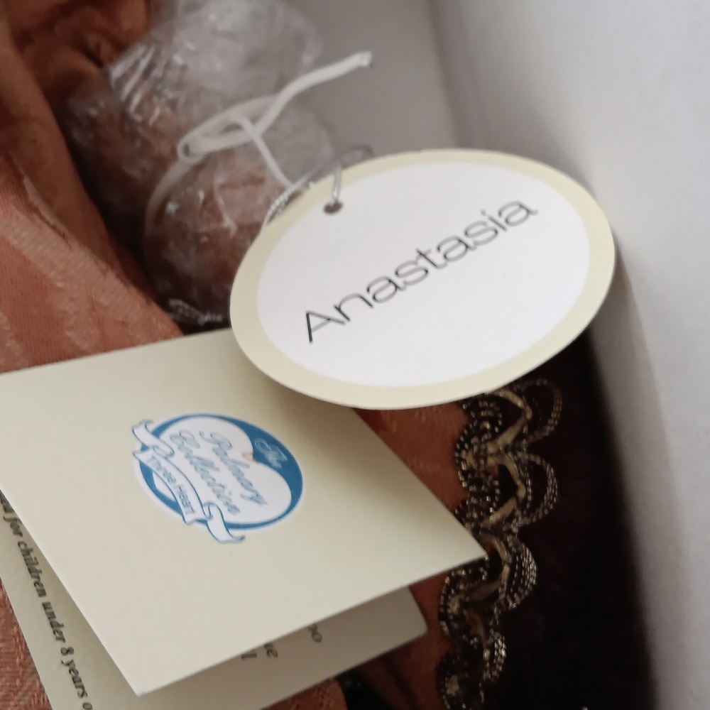 Anastasia: Porcelain Doll. Mint Condition. New In Box w/COA. Limited Edition. - Picture 2 of 9